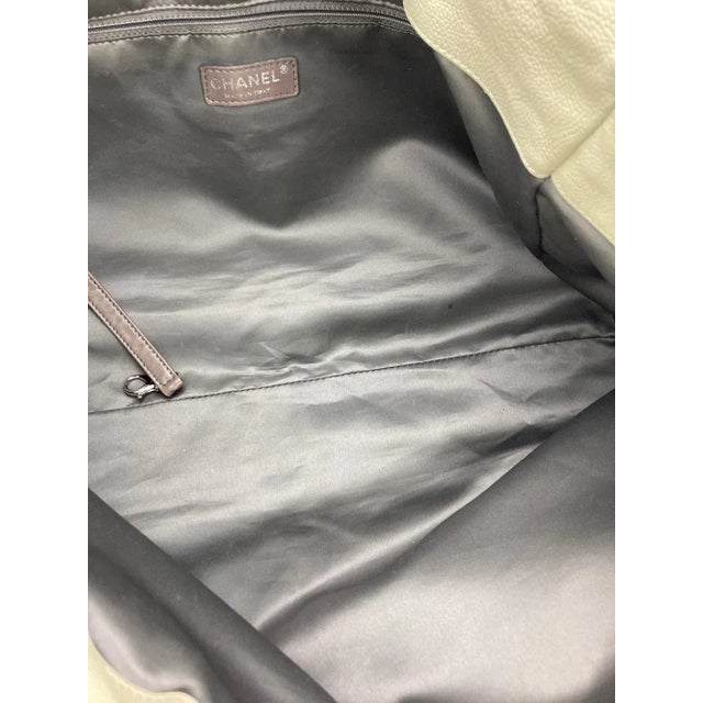 Chanel Chanel White Pocket in the City Tote For Sale - Image 4 of 12