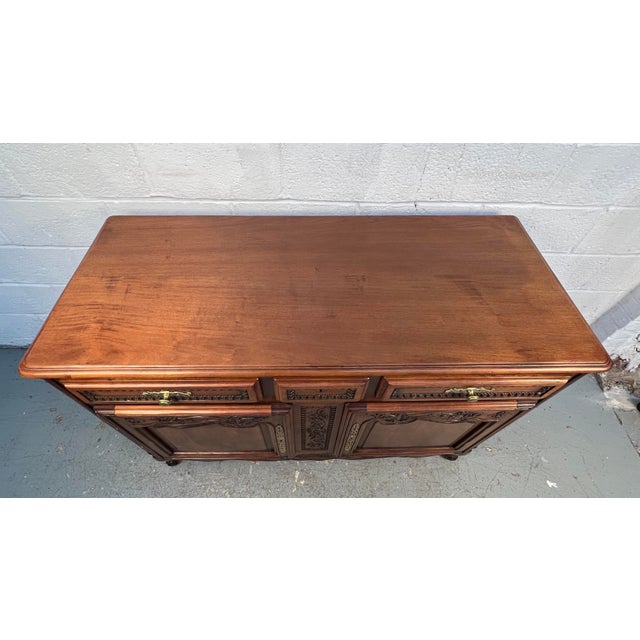 19th Century Louis XV Style French Buffet For Sale In New York - Image 6 of 12