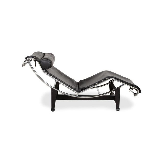 Bauhaus LC 4 Chaise Lounge in Black Leather by Le Corbusier for Cassina For Sale - Image 12 of 16
