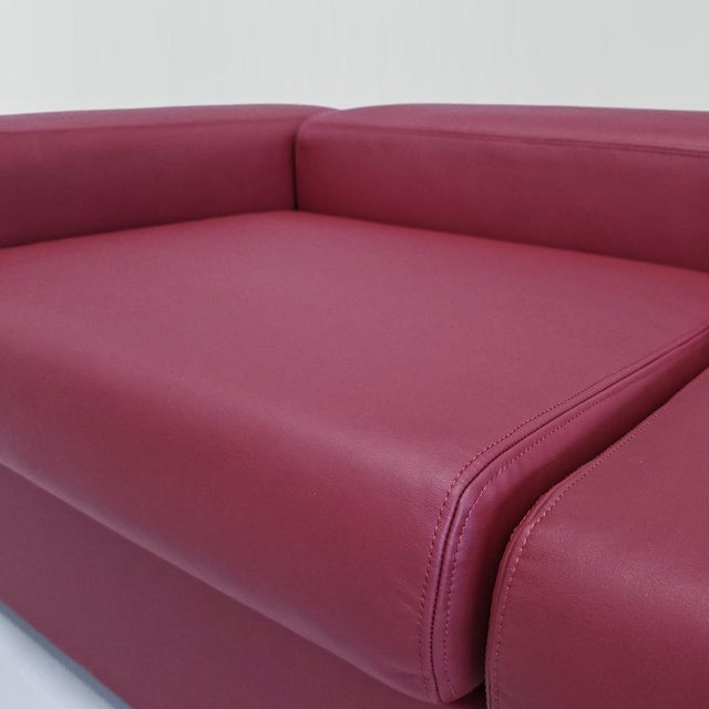 Model 711 Daybed Sofa in Red Leather attributed to Tito Agnoli for Cinova, 1970s For Sale - Image 11 of 17