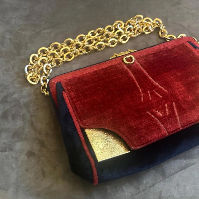 1970s Amazing Blue and Red Velvet and Brass Italian Shoulder Bag For Sale - Image 11 of 16