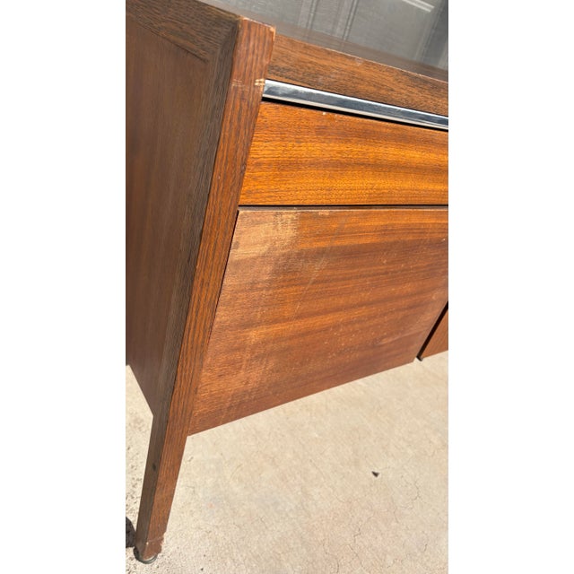 Kimball Office Mid-Century Modern Walnut Credenza For Sale In Las Vegas - Image 6 of 8