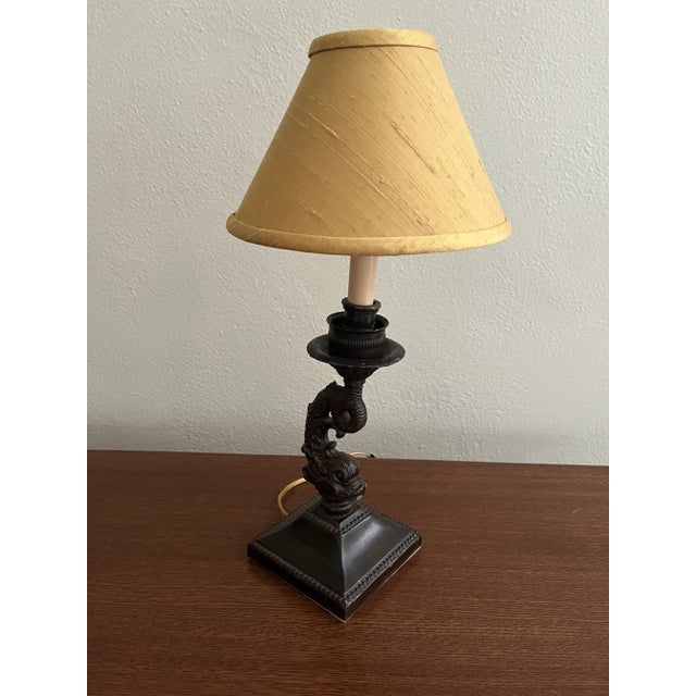 Chinoiserie Mid 20th Century Bronze Metal Dolphin Small Table Lamp With New Silk Shade For Sale - Image 3 of 10