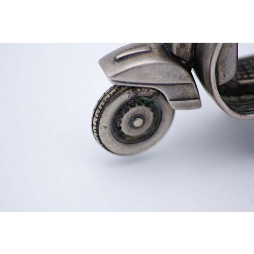 Silver Wasp in Perfect Shape For Sale - Image 3 of 5