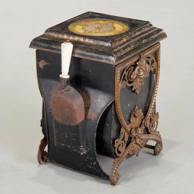 19th Century England Victorian Tole and Eglomise Coal Hod Cuddy For Sale - Image 4 of 6
