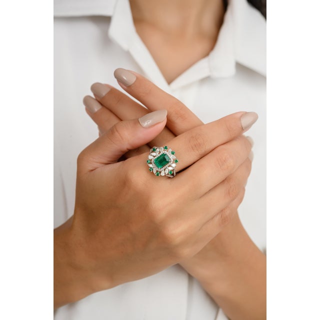 Boho Chic 18k White Gold Princess Cut Emerald Diamond Cocktail Ring Size 5 For Sale - Image 3 of 12