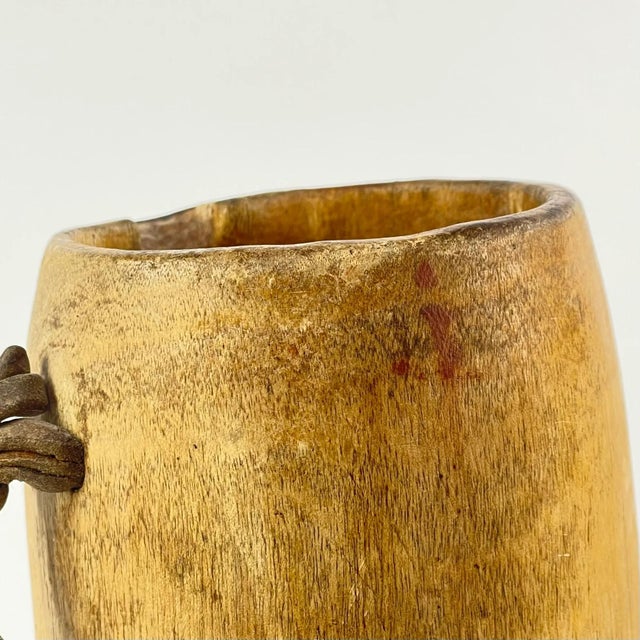 Early 20th Century Early 20th Century Tutsi Milk Jug Rwanda MATTER COLLECTION For Sale - Image 5 of 8