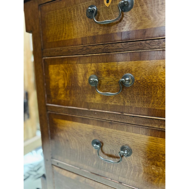 19th Century English Georgian Tiger Oak and Mahogany Banded Bachelor’s Chest For Sale - Image 11 of 12