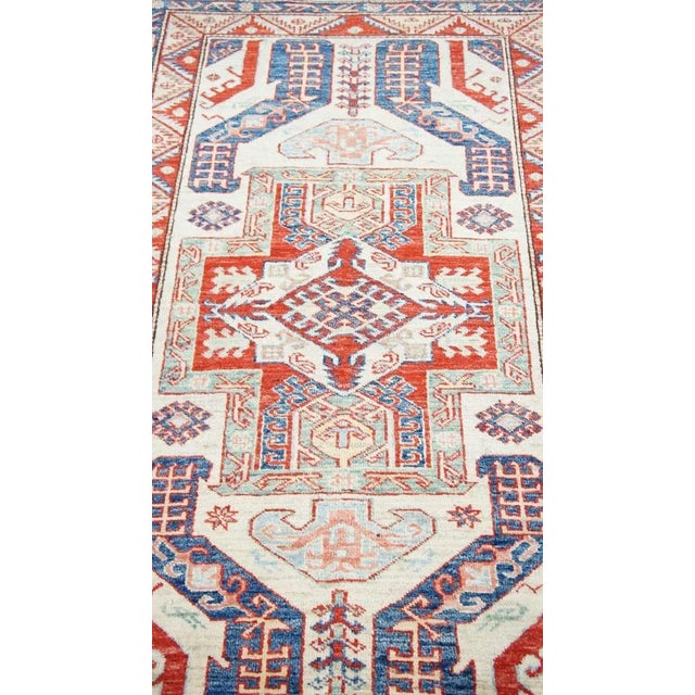 This subtly colorful rug with fantastic pattern 156x92cm. Let your home shine with this beautiful rug. It has beautiful...