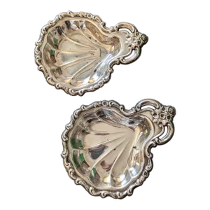 Pair of Mid 20th Century Countess Shell Shaped Serving Plates