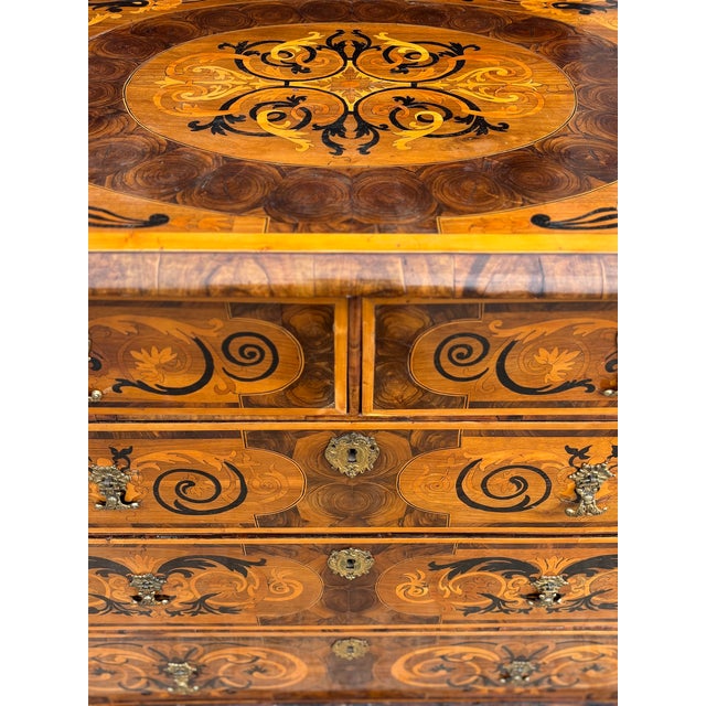 Antique William & Mary Oyster Marquetry Chest, 1680 For Sale - Image 9 of 18
