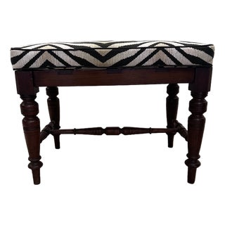 Early 19th Century English Walnut Bench With Zebra Epingle Cushion For Sale