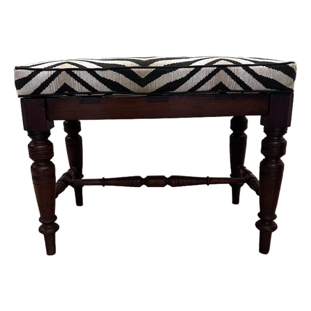 Early 19th Century English Walnut Bench With Zebra Epingle Cushion For Sale