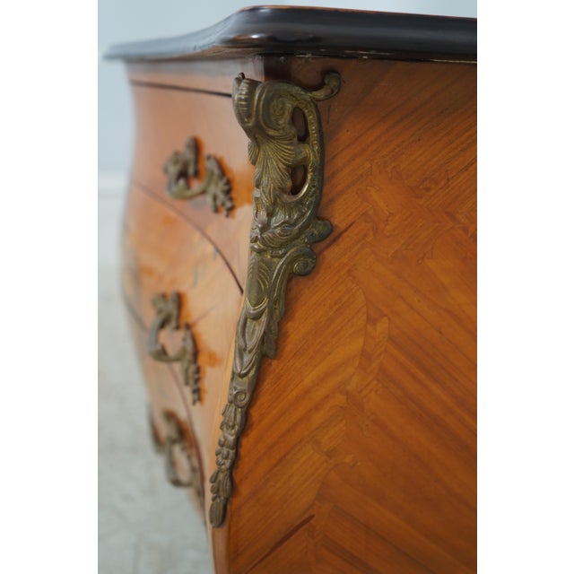 1950s French Louis XV Style Highly Inlaid 3 Drawer Commode For Sale - Image 16 of 18