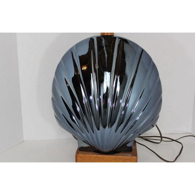 Blue 1950s Vintage Art Deco Style Large Metallic Blue Shell Table Lamp For Sale - Image 8 of 10