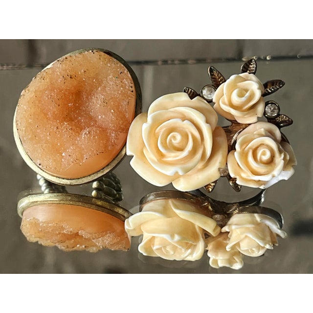 Art Nouveau 1960s Vintage Resin Coral Flower Ring, Size 7 For Sale - Image 3 of 8