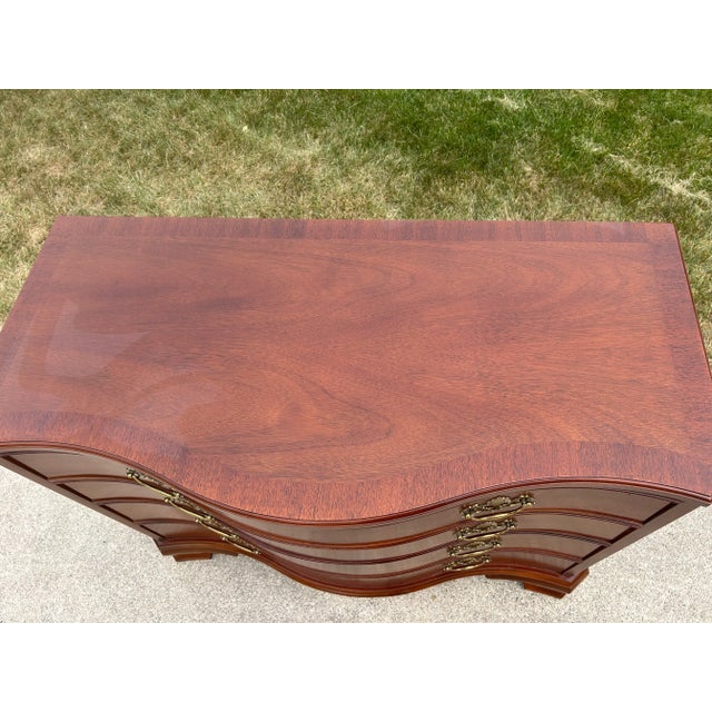 Wood Baker Furniture Historic Charleston Chippendale Serpentine Dresser – Solid Mahogany Vintage Chest With Brass Hardware For Sale - Image 7 of 11