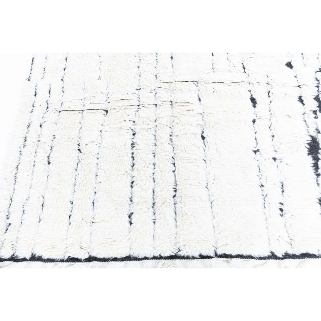 Modern Moroccan High-Low Wool Rug in Black and White by Doris Leslie Blau For Sale - Image 10 of 10