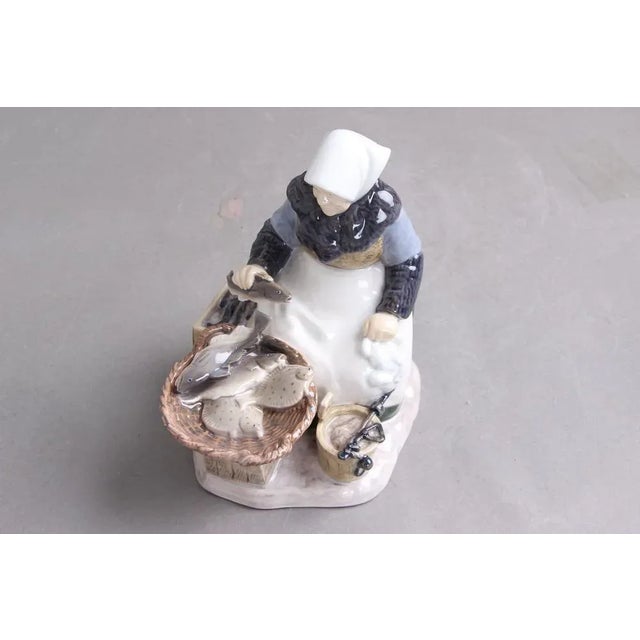 Mid-Century Modern Model 2233 Fisherwoman Figure from Bing & Grøndahl, 1950s For Sale - Image 3 of 9