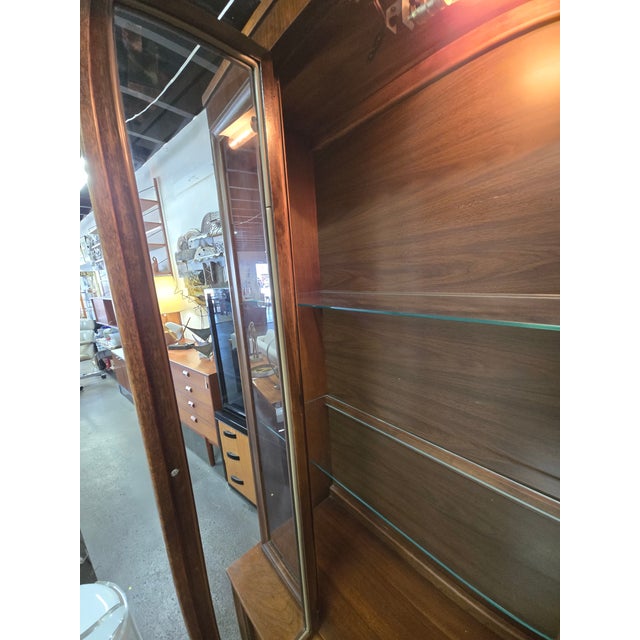 Mid-Century Modern 2 Piece Walnut Hutch by Broyhill Brasilia For Sale In Miami - Image 6 of 11
