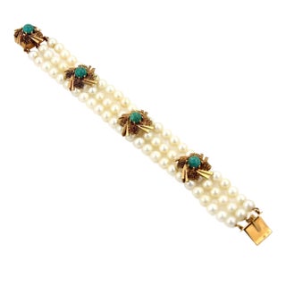 Triple Strand Pearls Green Agate 18k Yellow Gold Bracelet For Sale