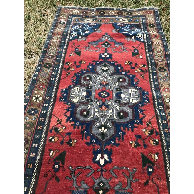 1960s Vintage Turkish Oushak Handmade Rug - 3′3″ × 7′1″ For Sale - Image 4 of 5