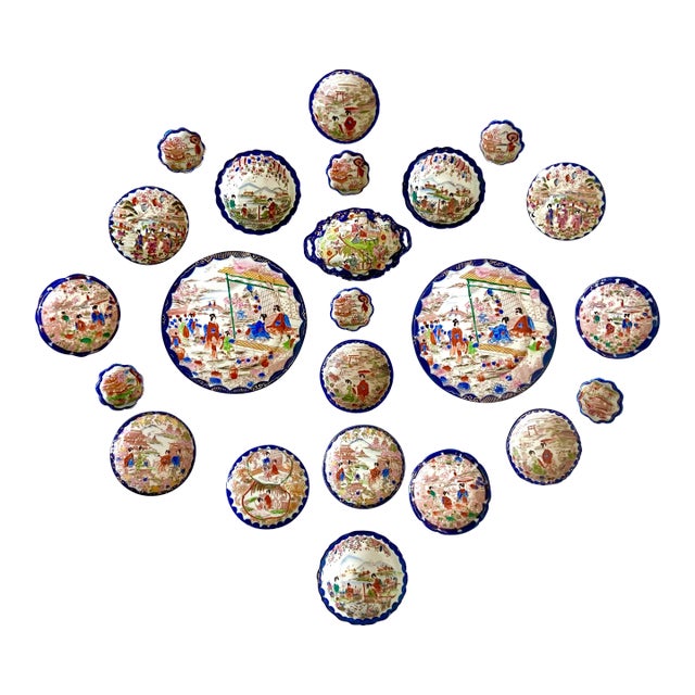1920's Antique Asian Blue Japanese Chinoiserie Hand Painted Traditional Geisha Girl & Pagoda Plates & Small Bowls - A 23 Piece Set For Sale