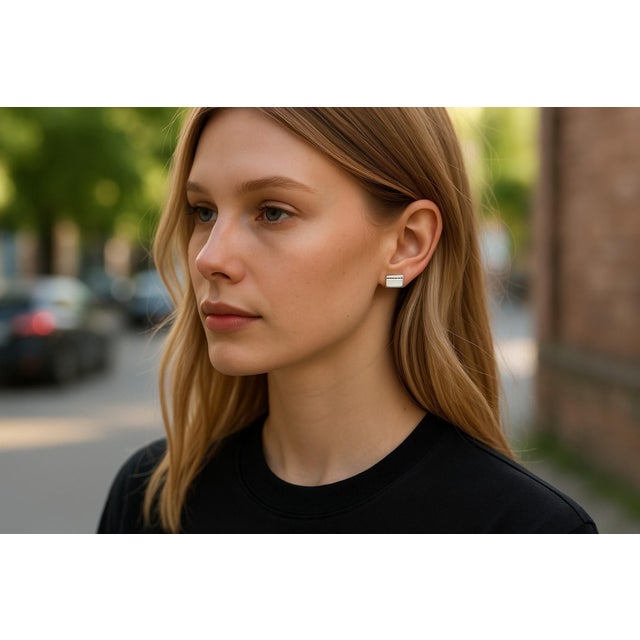 Indulge in the understated luxury of these pre-owned Messika 'Kate' Diamond Stud Earrings, crafted in luminous 18k white...