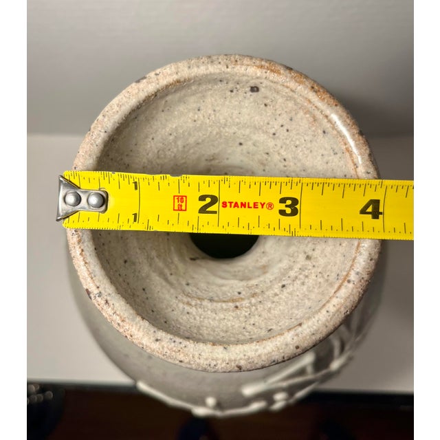 1960s Rare Mid-Century Modern Studio Art Pottery Gray & White Decor Earthenware Vase For Sale In Los Angeles - Image 6 of 6