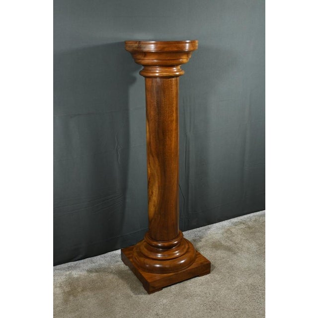 Art Deco Walnut Column, 1930, in Flawless conditions. Designed 1920 to 1949