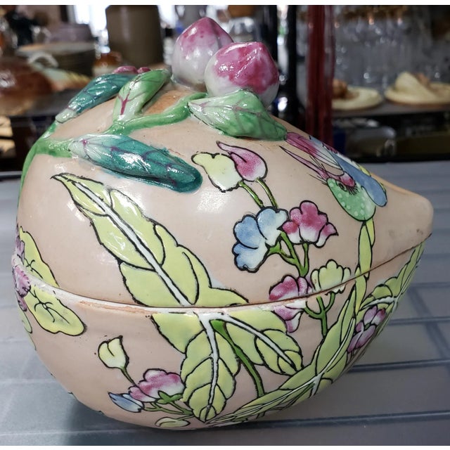 Chinese 1980s Chinese Famille Rose Porcelain Peach-Form Offering Box For Sale - Image 3 of 9