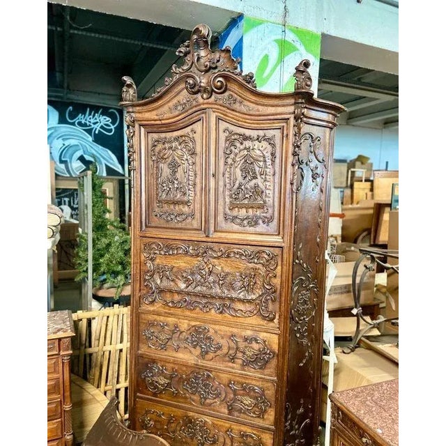 Large Louis XV Dresser in Walnut For Sale - Image 3 of 7