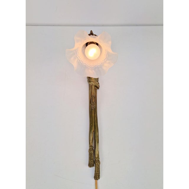 Art Noveau Brass Wall Sconce Light with Flowers and Ribbons, France, 1930s For Sale - Image 6 of 18