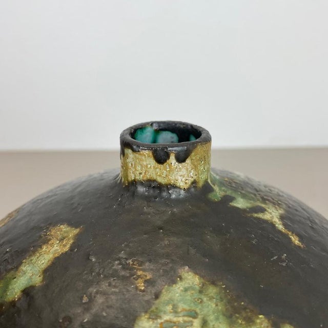 Abstract Ceramic Studio Pottery Vase attributed to Gerhard Liebenthron, Germany, 1963 For Sale - Image 13 of 18