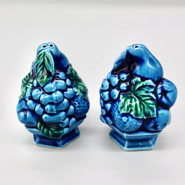 Mid-Century Inarco Blue Mood Indigo Majolica Fruit Topiary Salt & Pepper Shaker Set For Sale - Image 4 of 8