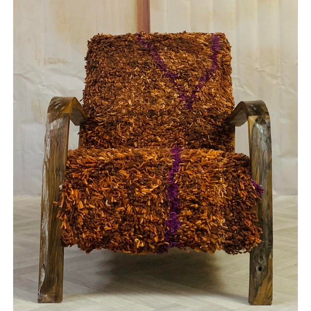 Handcrafted Moroccan Lounge Chair – Vintage Berber Wool & Sculptural Wood Frame Experience the perfect blend of Moroccan...