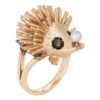 70s Vintage Hedgehog Ring 14k Yellow Gold Pearl Sapphire Eyes Sz 4.5 Jewelry For Sale