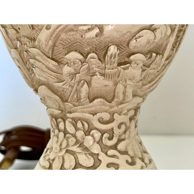 Mid 20th Century Chinoiserie Plasto Sculpted Plaster Table Lamp For Sale - Image 9 of 12