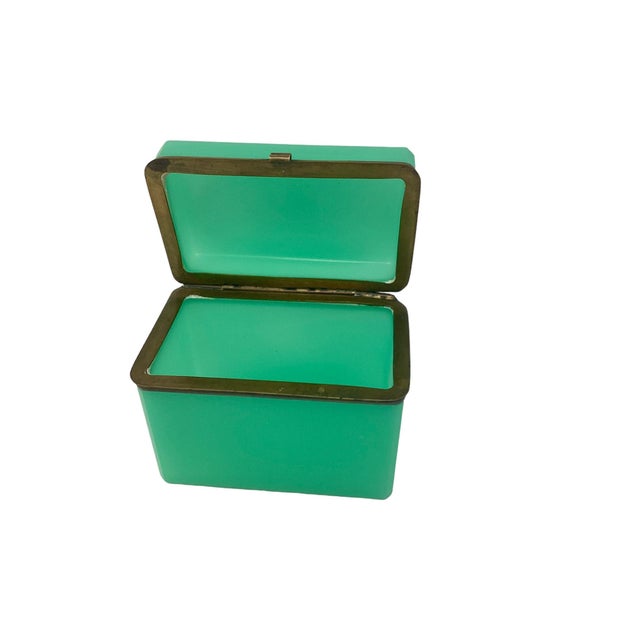 19th Century French Green Opaline Glass Box For Sale In Raleigh - Image 6 of 8