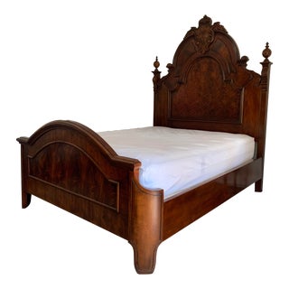 Mid 20th Century Henredon Burled Mahogany Queen Bed With Escutcheon For Sale