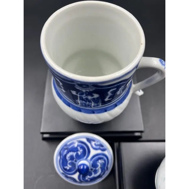 Chinese Blue & White Personal Tea Mug With Lid & Creamer With Lid For Sale - Image 4 of 12