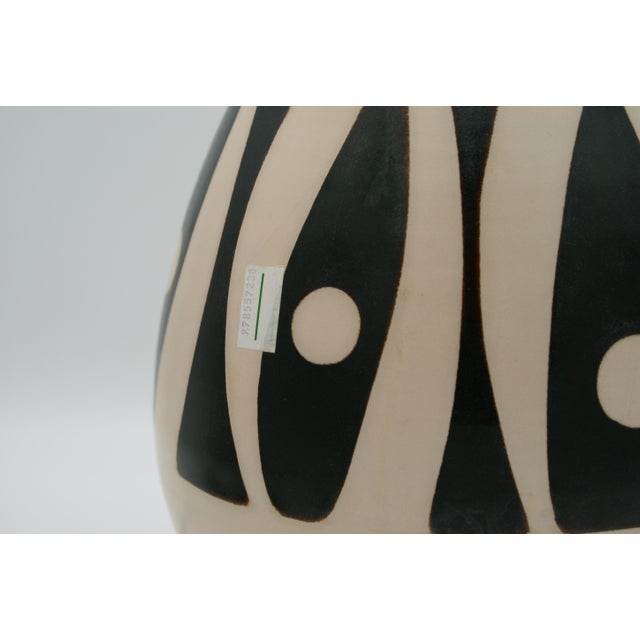 Late 20th Century Black & Ivory Geometric Chulucanas Pottery Lamp – Handcrafted Peruvian Art Bulb Shape For Sale - Image 4 of 8