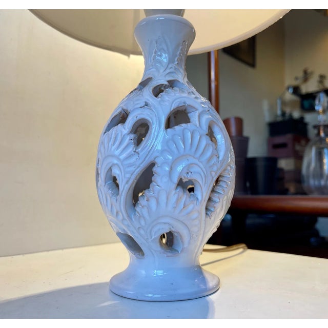 White Ceramic Table Lamps by Hans Rudolf Petersen, 1940s, Set of 2 For Sale - Image 4 of 9