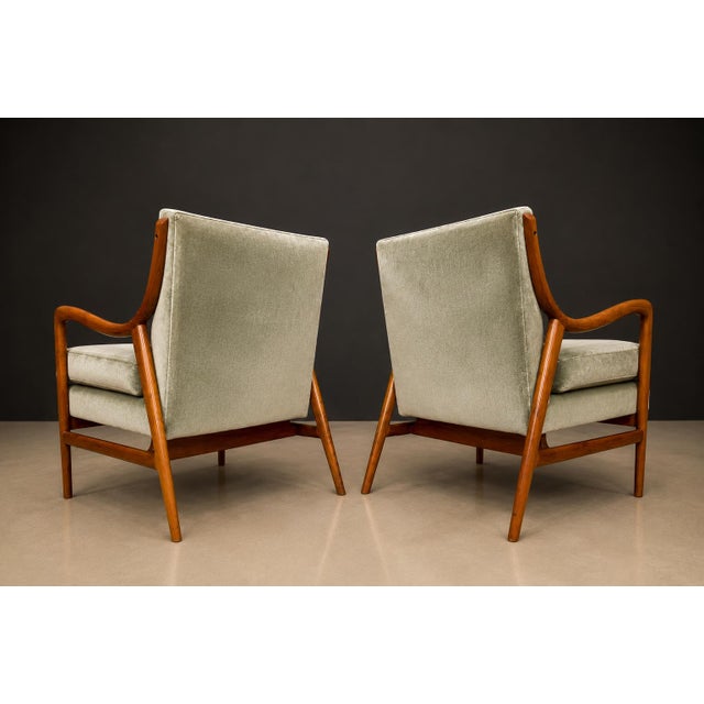 Textile Pair of Sculptural Armchairs by Giuseppe Scapinelli in Caviúna Wood & Mohair, Brazil, 1950s For Sale - Image 7 of 18