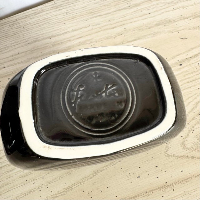 Vintage Art Deco Fiesta Ware Disk Pitchers - Set of 2 For Sale - Image 11 of 11