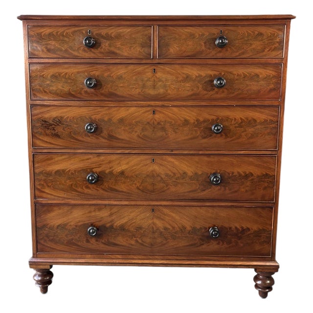 An Antique 19th Century Chest of 6 Drawers / Dresser For Sale