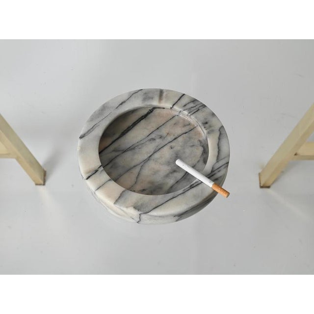 Large Round Ashtray in Arabescato Carrara Marble by Angelo Mangiarotti, Italy, 1970s For Sale - Image 12 of 14