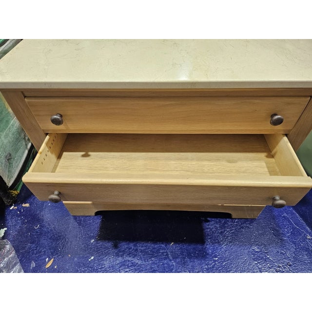 1990s 1990s Bernhardt Oak 4-Drawer Bachelor's Chest Dresser With Stone Top For Sale - Image 5 of 13