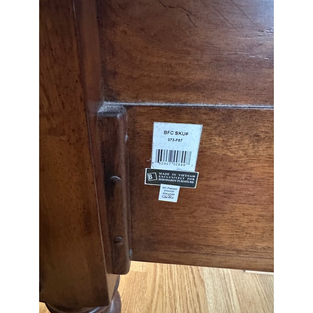 2020s Martha Stewart for Bernhardt Furniture Seal Harbor Queen Size Mahogany/Cherry Four Poster Bed For Sale - Image 5 of 11