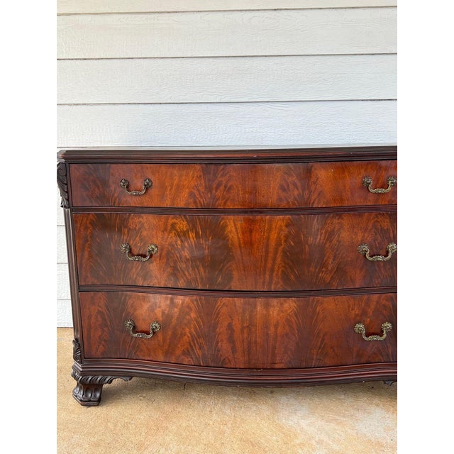 Wood Antique Georgian Revival Chest of Drawers Flame Mahogany Serpentine Carved C1940 For Sale - Image 7 of 18